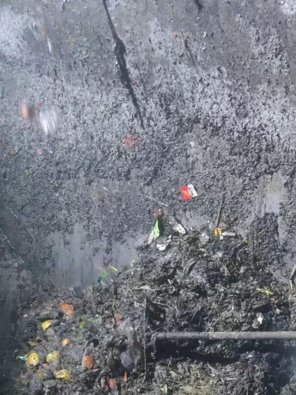 尖山污水池清理